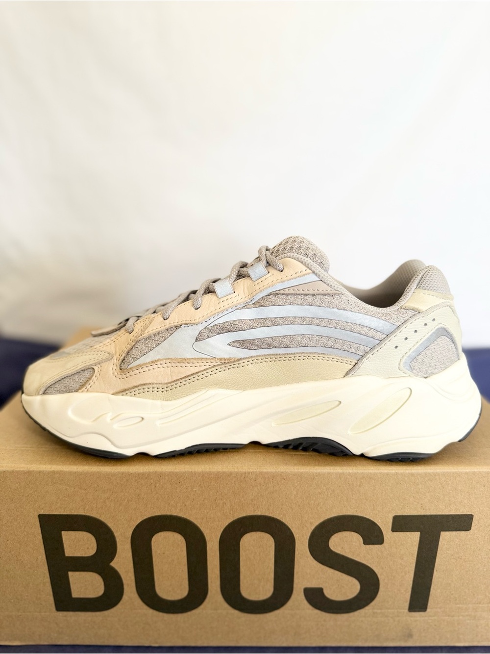AUTHENTIC Adidas Yeezy Boost 700 V2 Cream size 10 GY7924 2021 PRE-OWNED w/ box - Picture 4 of 9